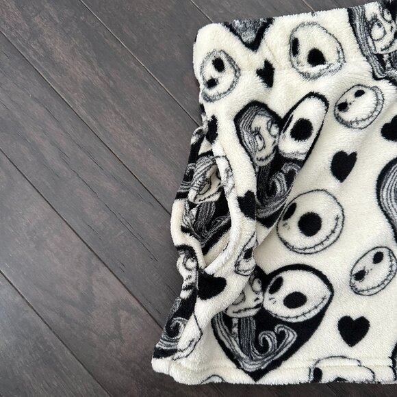 Disney Women's Nightmare Before Christmas Large Fleece Sleep Shorts NWOT - Picture 2 of 9